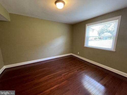 3061 Patrick Henry Dr, Falls Church VA  22044-2501 exterior