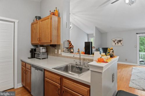 68 Crestmont Dr, West Deptford NJ  08051-2161 exterior