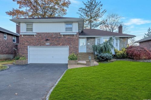 893 Edgewood Dr, Westbury, NY 11590-5450