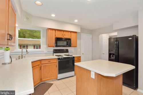 10 Banff Dr, Harrison Township NJ  08062-9533 exterior