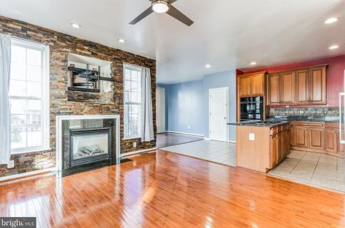 2182 Armitage Ct, Woodbridge VA  22191-6104 exterior