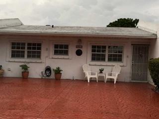 2056 102nd Ct, Miami, FL 33165-7469