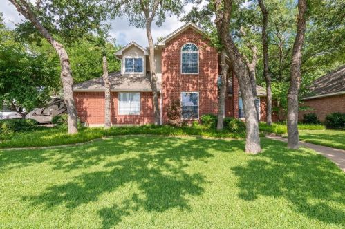 7324 Holiday Ln, Fort Worth, TX 76182-7817