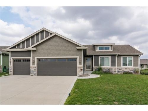 695 Bowman Dr, Waukee IA  50263-5034 exterior