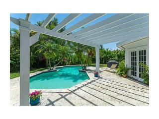 8225 63rd Pl, Miami, FL 33143-8042