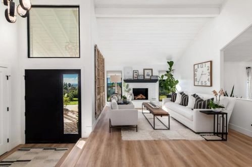 2638 Unicornio St, Carlsbad CA 92009-4443 exterior