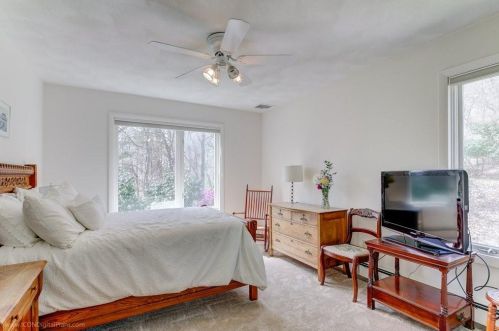 306 Walmsley Ln, South Kingstown RI  02874-3618 exterior