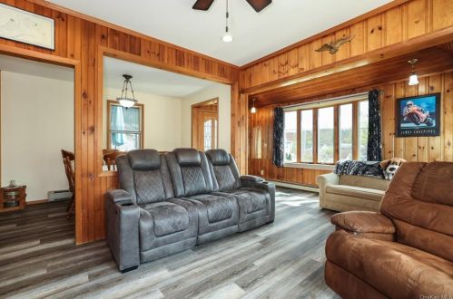 222 Orchard Rd, Mahopac NY  10541-1133 exterior