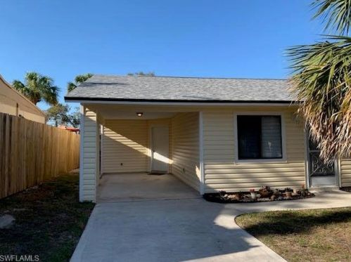 11361 Pendleton St, Bonita Springs, FL 34135-5940