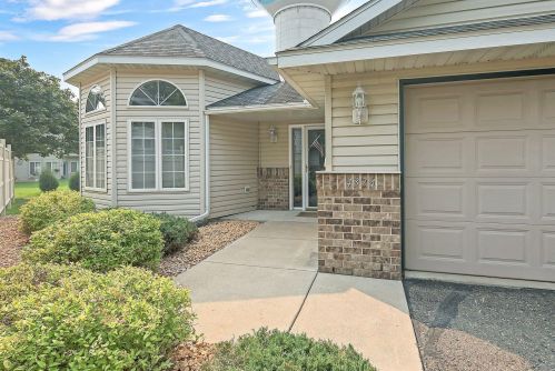 4374 Clearwater Rd, Saint Cloud, MN 56301-9652