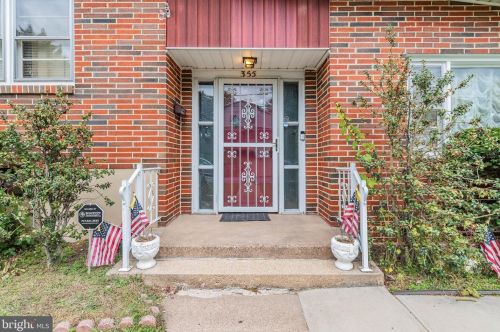 355 7 St, Harrisburg PA 17113-2012 exterior