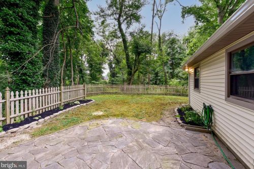 5 Holly Ct, Blenheim NJ  08012-5303 exterior