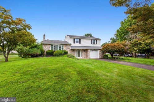 50 Julianna Dr, Southampton, PA 18966-1214