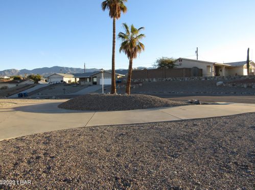 705 Meadows Dr, Lake Havasu City AZ  86404-3336 exterior