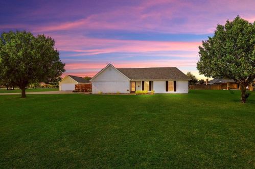 612 Deer Pond Dr, Weatherford, TX 76087-9090