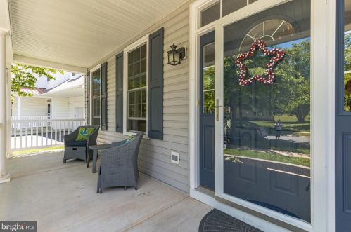 106 Lindley Ln, Pottstown, PA 19465-7567
