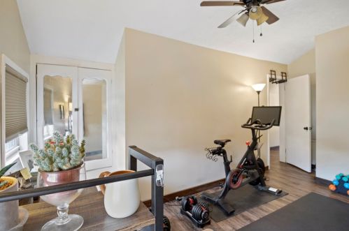 4913 Cypress St, Pittsburgh PA  15224-2105 exterior