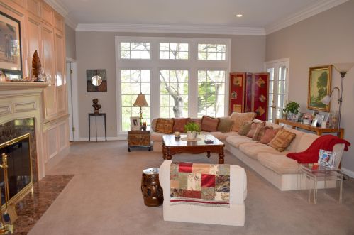 12346 Fairway Heights Dr, Thiensville, WI 53092-2200