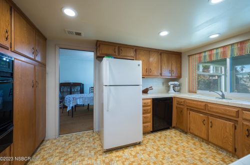 519 Lucas Dr, Santa Maria CA  93454-3828 exterior