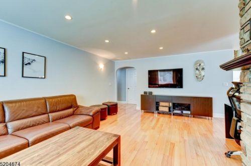 15 5th Ave, Manville NJ  08835-1321 exterior