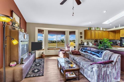 1210 Scarsboro Dr, Pueblo CO 81007 exterior