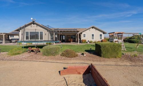 4025 Ashford Cir, Hollister CA  95023-8966 exterior