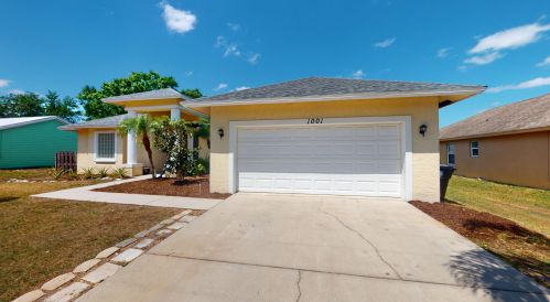 1001 Firestone Ave, Fort Pierce, FL 34953-3602
