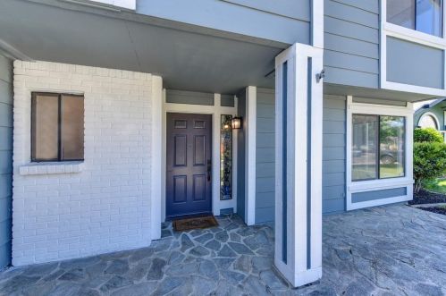 9262 Mapleview Way, Elk Grove CA  95758-5007 exterior