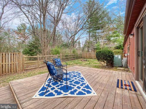 11308 Gatesborough Ln, Herndon VA 20191-3605 exterior