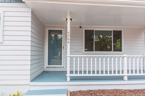 4369 Logan St, Englewood CO  80113-5820 exterior