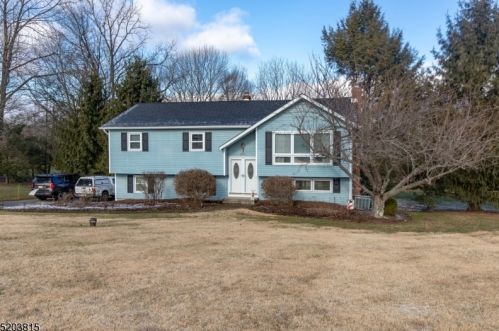 104 Holland Rd, Wantage, NJ 07461-2805