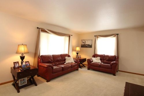 231 Kiesner Dr, Chilton, WI 53014-1172
