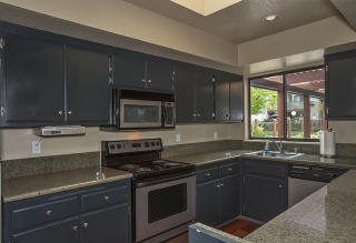 4411 Valley Ave, Pleasanton CA  94566-5580 exterior