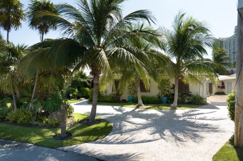 1260 Coral Way, West Palm Beach, FL 33404-2702