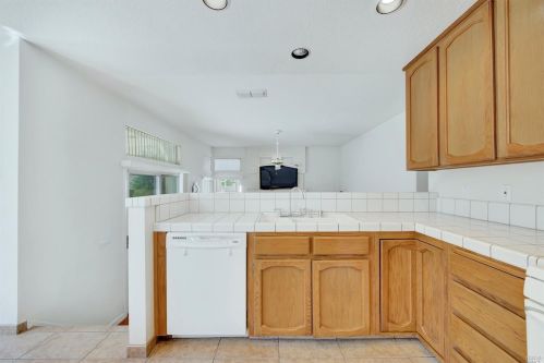 272 Sparrow St, Vacaville CA  95687-7225 exterior