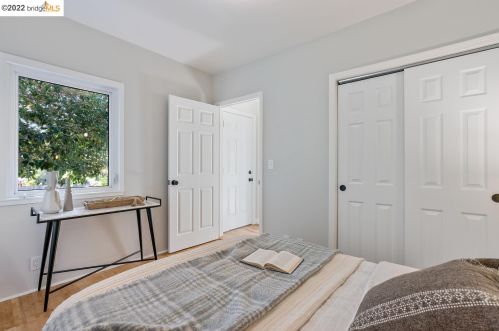 5937 Fremont St, Oakland CA 94608-2217 exterior