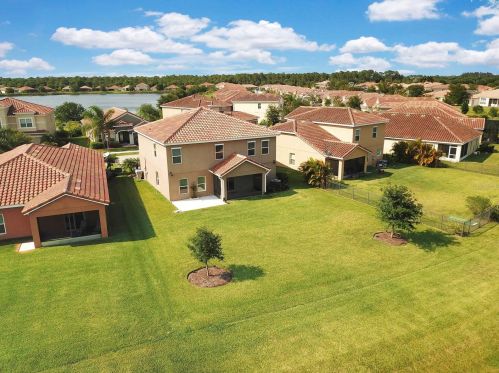 1753 Berkshire Cir, Vero Beach FL 32968-6720 exterior