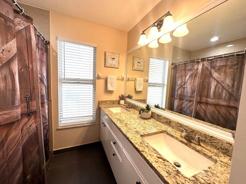 2062 Floresta Dr, Fort Pierce FL  34984-4706 exterior