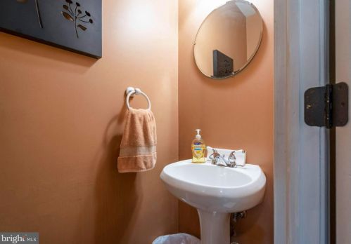 104 Shenandoah Rd, Riverton NJ  08077-3147 exterior