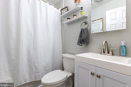 958 Buck Dr, Dover DE  19901-6650 exterior