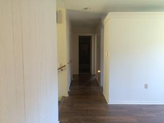 16 Great Meadow Ln, Farmington CT  06032-8006 exterior
