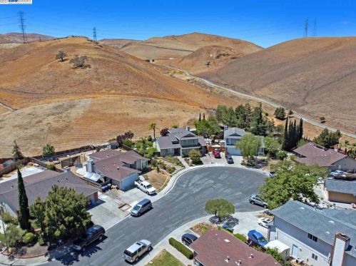 1063 Westmont Ct, West Pittsburg, CA 94565-4459