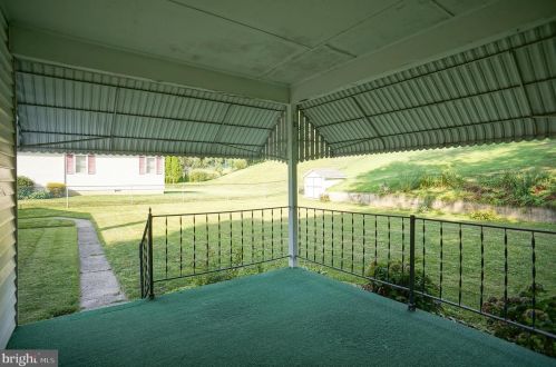 8 Brentwood Rd, Camp Hill PA  17011-2503 exterior