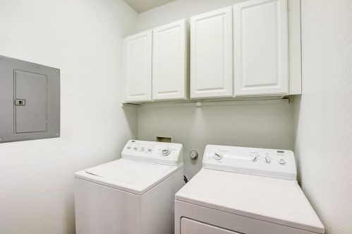 125 Sweet Gum, Uhland TX  78640-5961 exterior