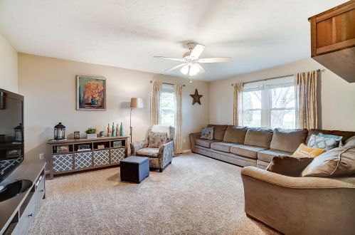 5174 Washington Waterloo Rd, Washington Ch OH  43160-8719 exterior