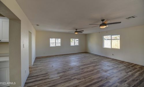 5813 37 Ave, Phoenix AZ 85053-4620 exterior