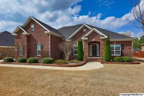112 Autumn Wind Dr, Madison, AL 35758-8006