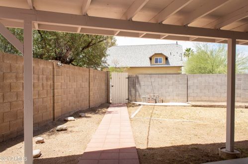 8136 12 St, Phoenix AZ 85022-3137 exterior