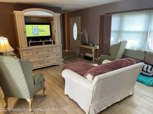 600 Peter Pl, Bricktown NJ  08723-6424 exterior