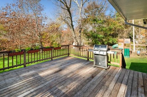 272 Old Grumman Hill Rd, Wilton CT  06897-4647 exterior